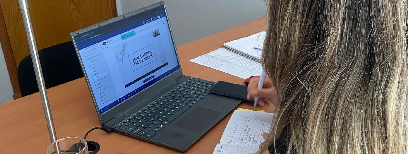 Equipo de Figueras Consultora trabajando en el diseño de una propuesta de formación